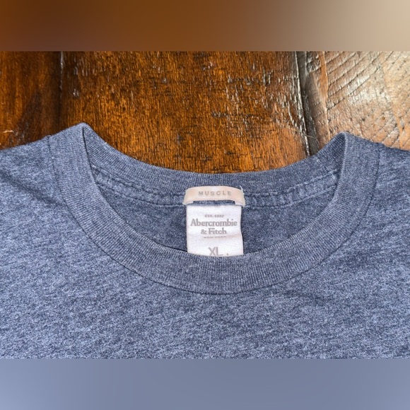TWO Abercrombie T-Shirt Size XL Muscle - Picture 5 of 6